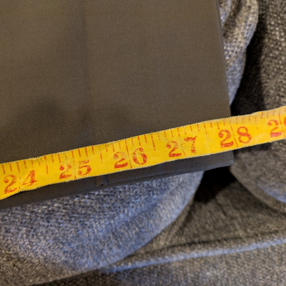 New with tags! Old Navy High Waisted Pixie Pants, size 18P - Picture 9 of 10